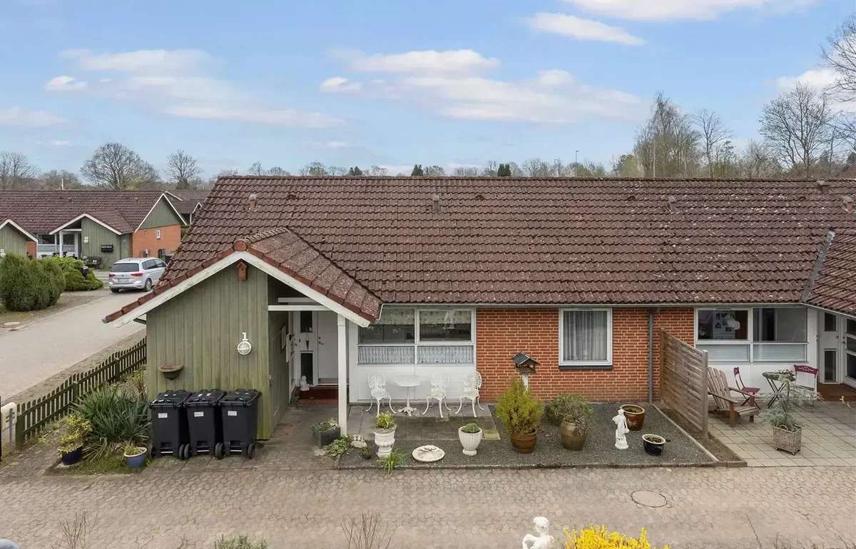 Lys og velindrettet andelsbolig tæt på hverdagens behov, og med lav boligydelse!