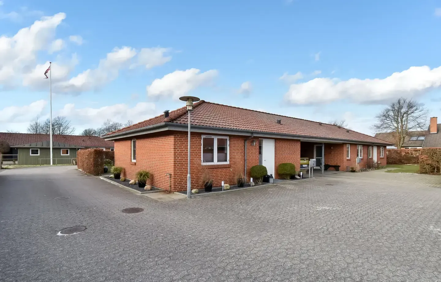 Lys og indflytningsklar andelsbolig centralt i Sunds