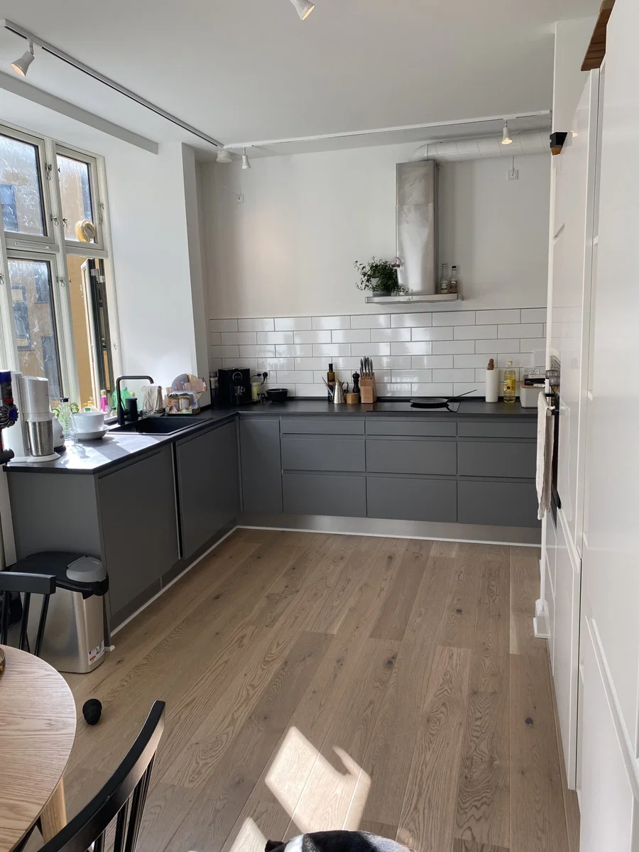 Lys og totalrenoveret 2-værelses lejlighed i København K