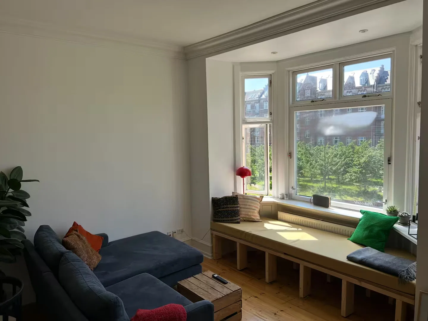 Lyst nyrenoveret 87 m² andel på 2. sal lige ud til Den Grønne Sti (3v Nørrebro)