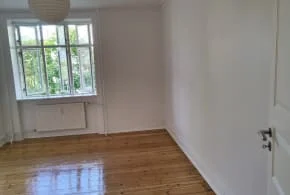 Veldisponeret 75 m² med fantastisk lysindfald og Københavns hyggeligste gård