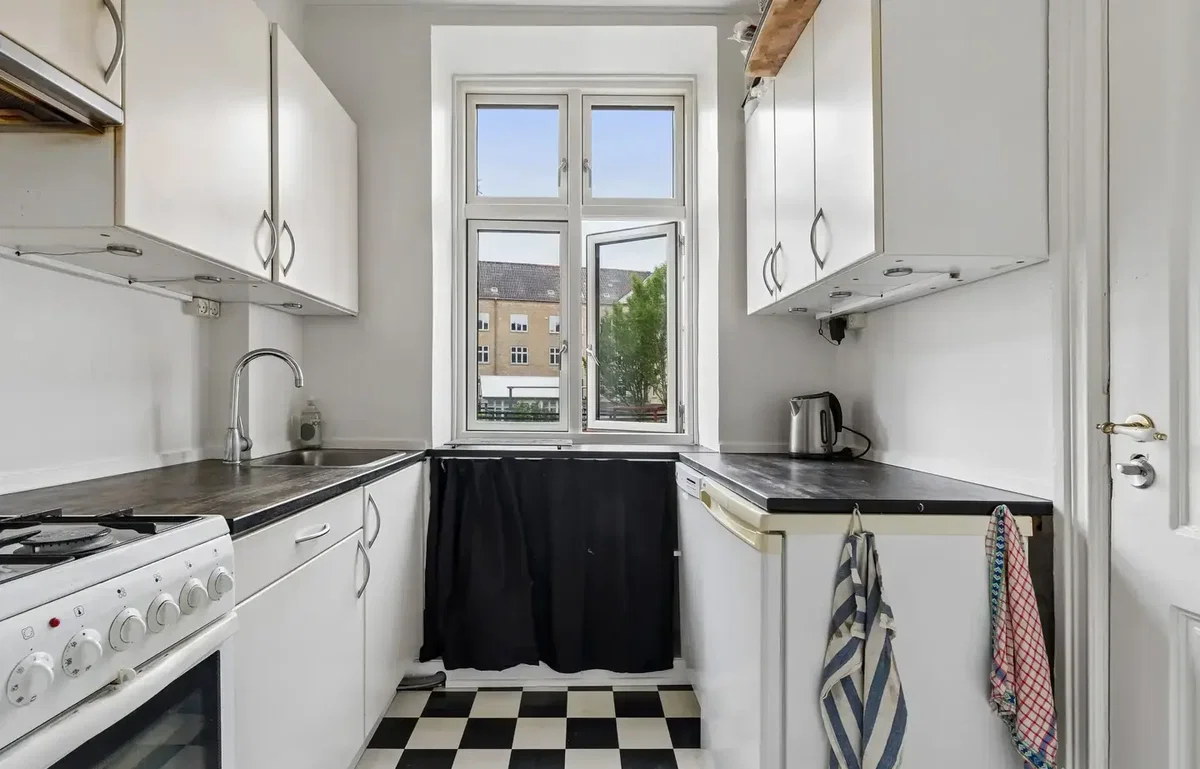 Flot lejlighed med lav boligydelse centralt i Aalborg