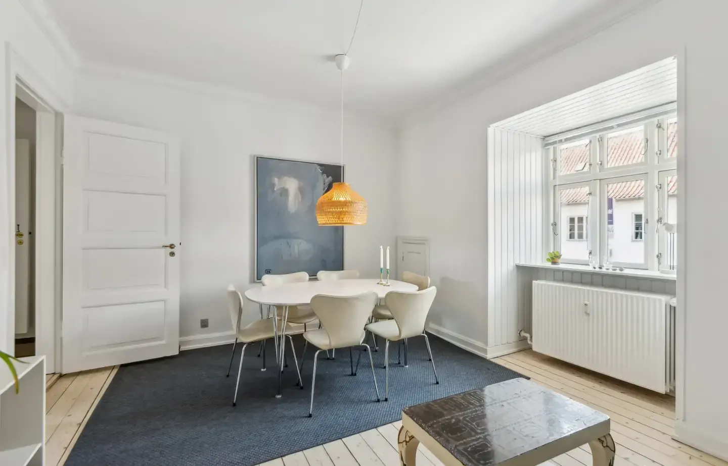 Moderne lejlighed tæt på centrum i solid forening