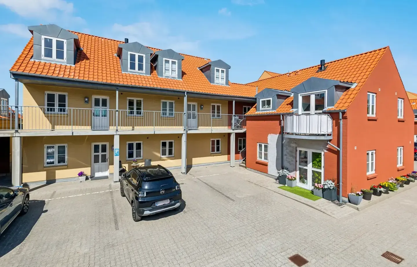 HYGGELIG ANDELSLEJLIGHED MED KIG OVER EBELTOFT VIG