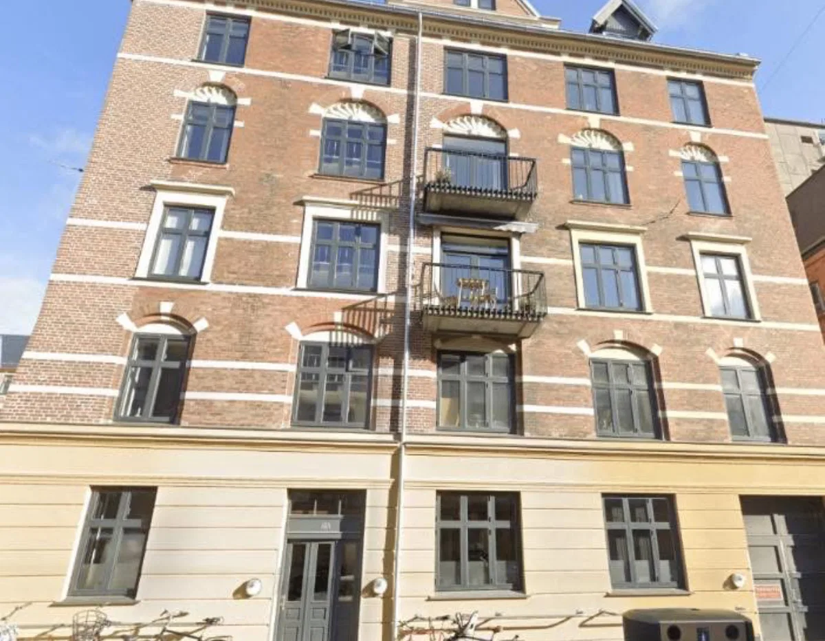 Lys 3V med altan på Frederiksberg