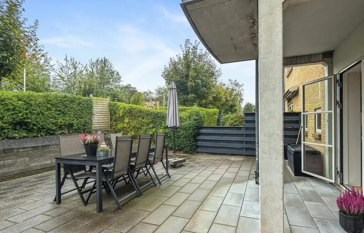 Flot andelsbolig med stor terrasse og lav ydelse