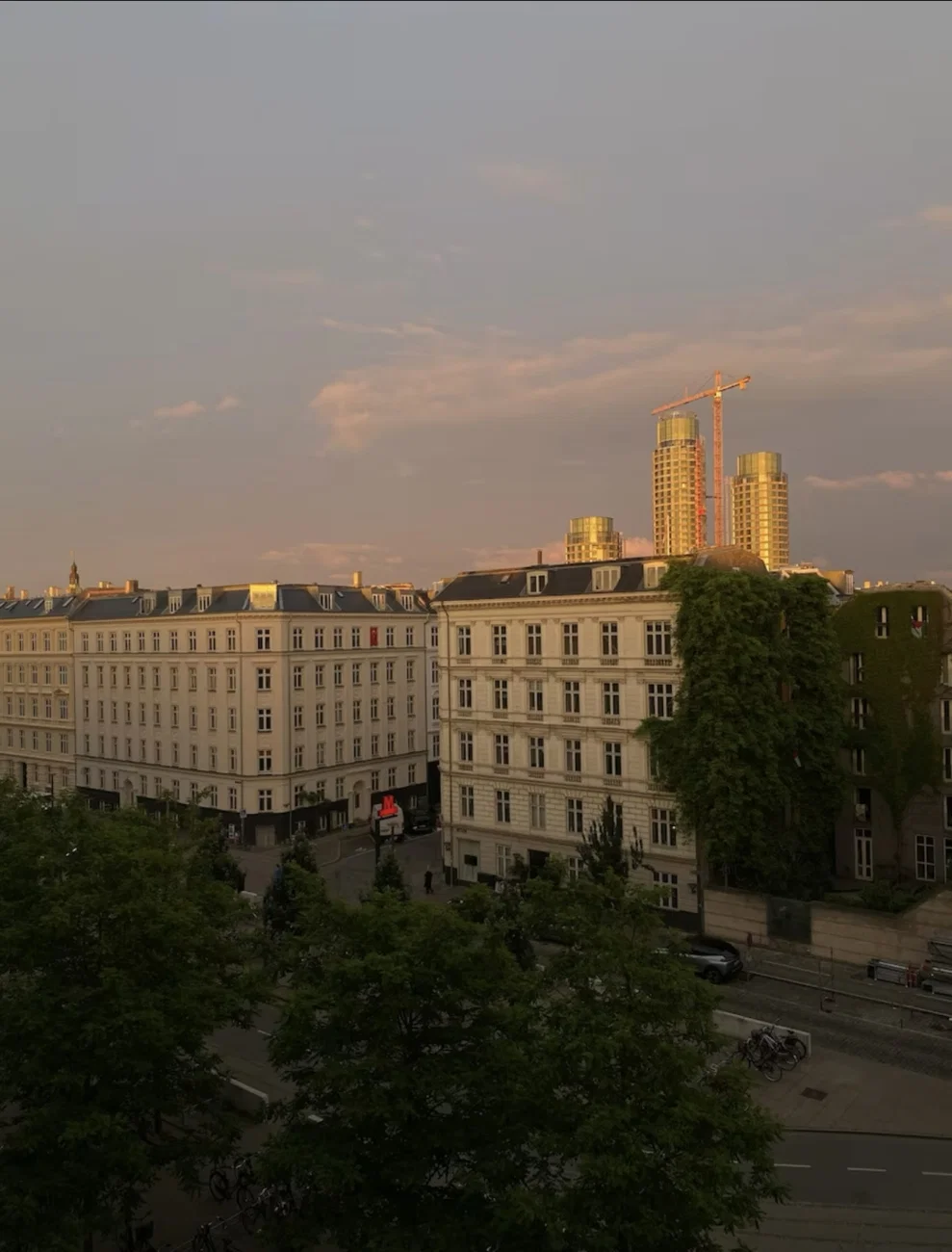Nyistandsat andel ved Kødbyen med solrig altan