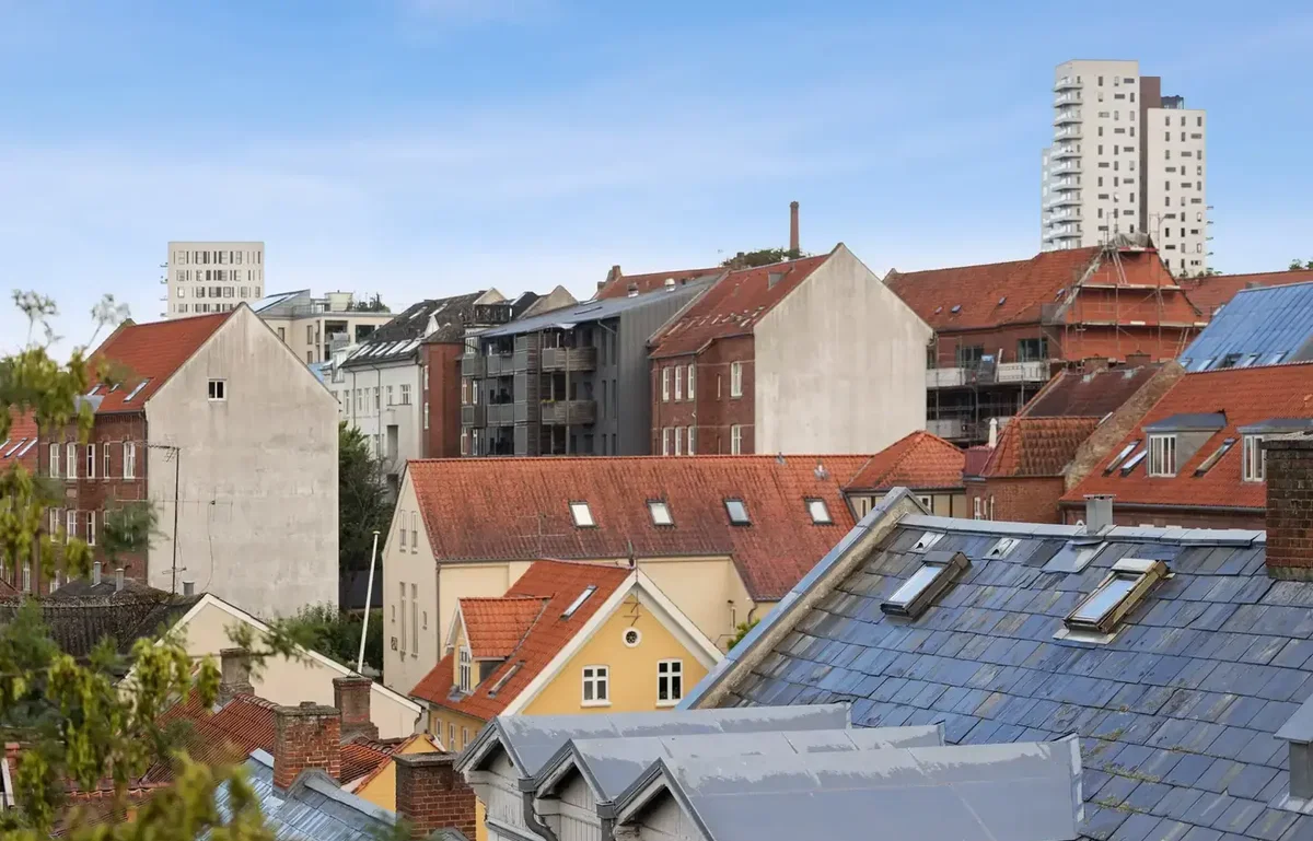 Andelsbolig med solrig altan i Tøjhushavekvarteret