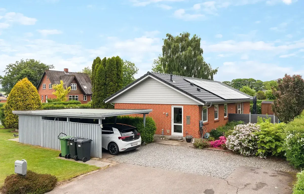 Velholdt andelsbolig i Bredal med skøn have og gode rammer til hverdagen