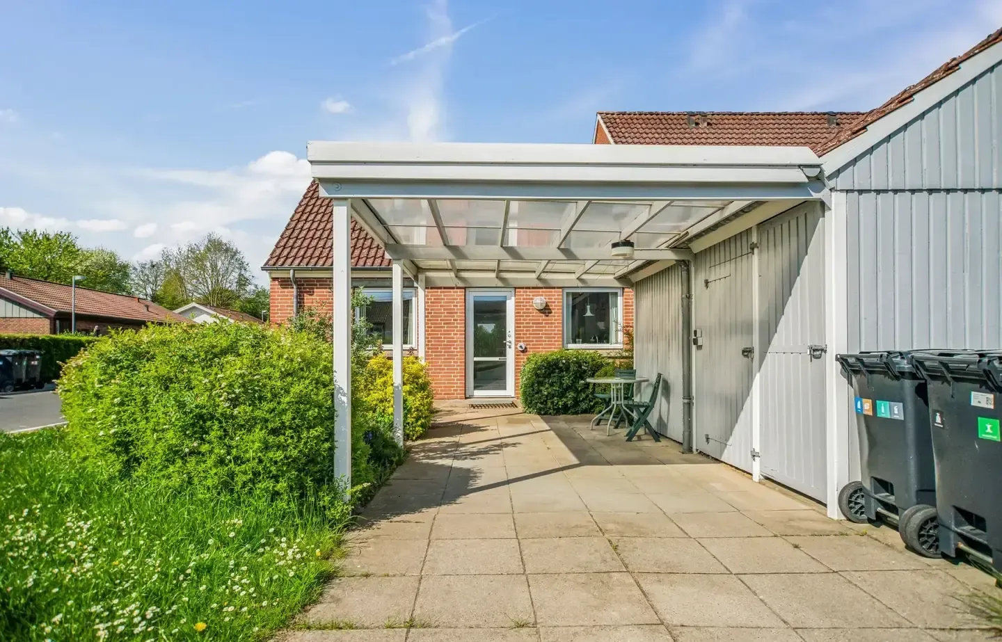 Velbeliggende 1-plans enderækkevilla/andelsbolig i Odense NØ