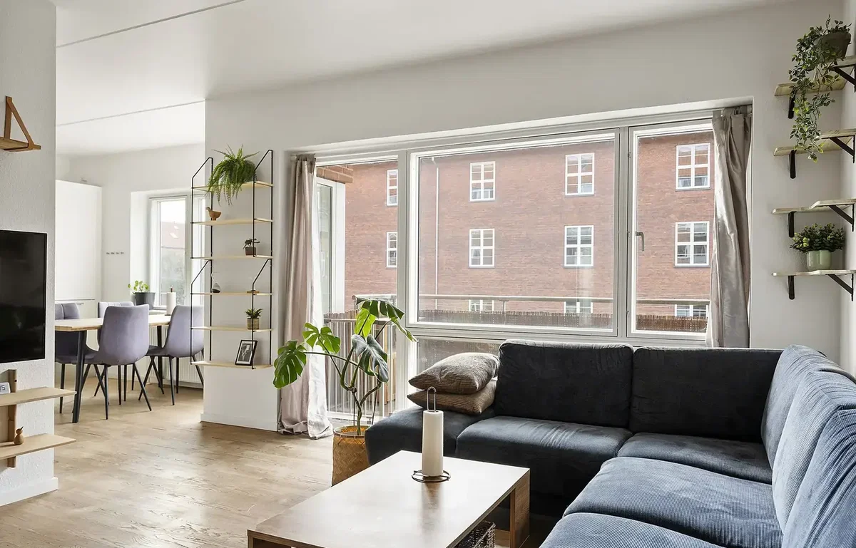 Andelsbolig – 3 værelser – køkken alrum – sydvendt altan – stort badeværelse