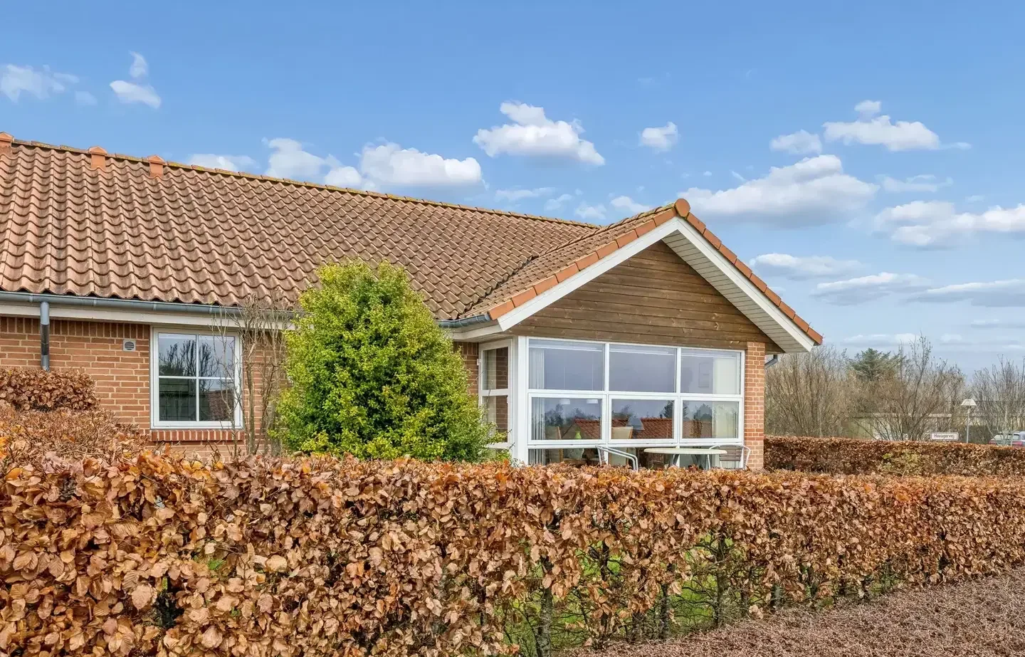 ANDELSBOLIG MED UDSIGT OG TERRASSER I TO RETNINGER