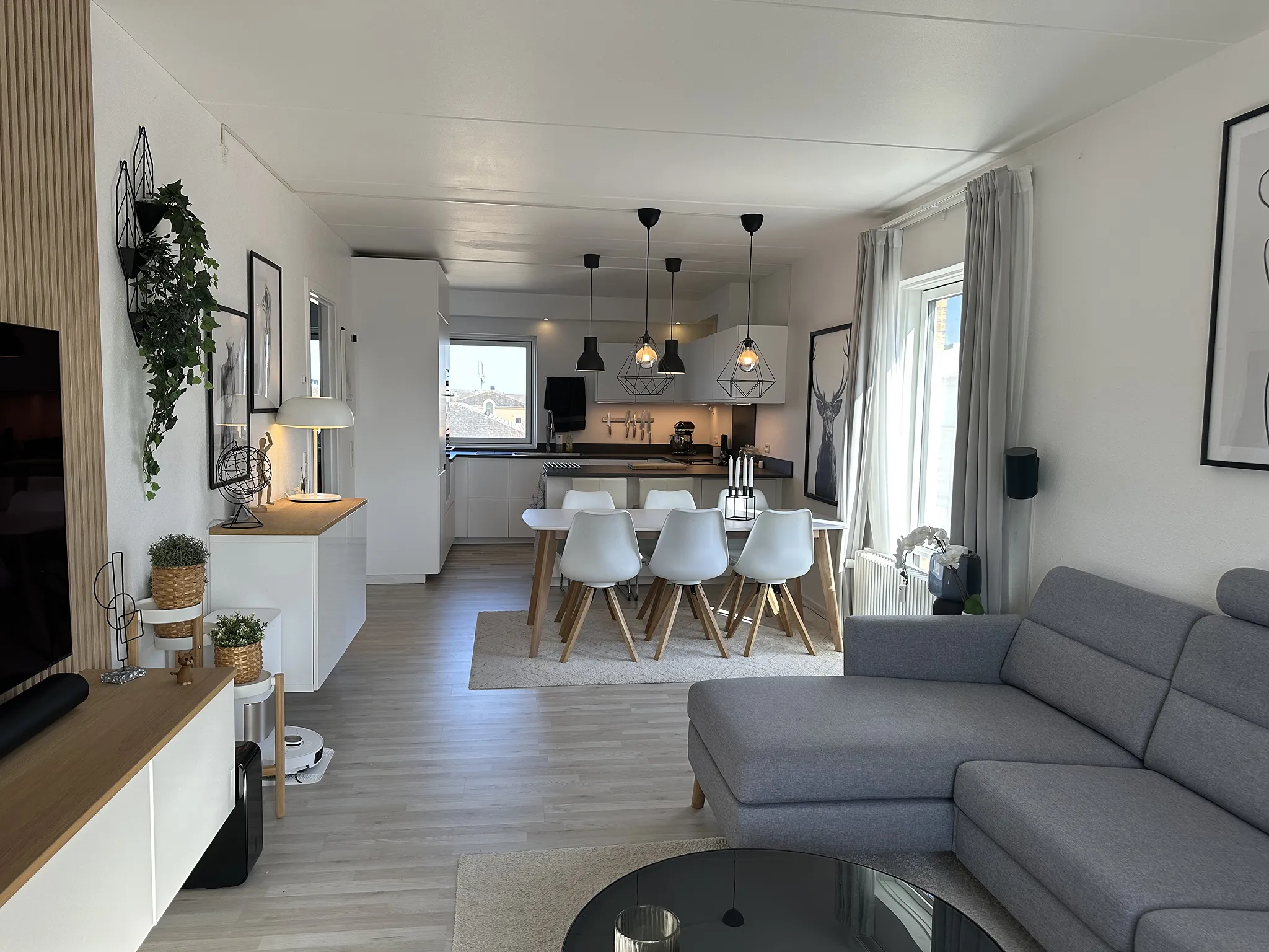 Lys og indflytningsklar andelslejlighed med altan - centralt i Høje Taastrup