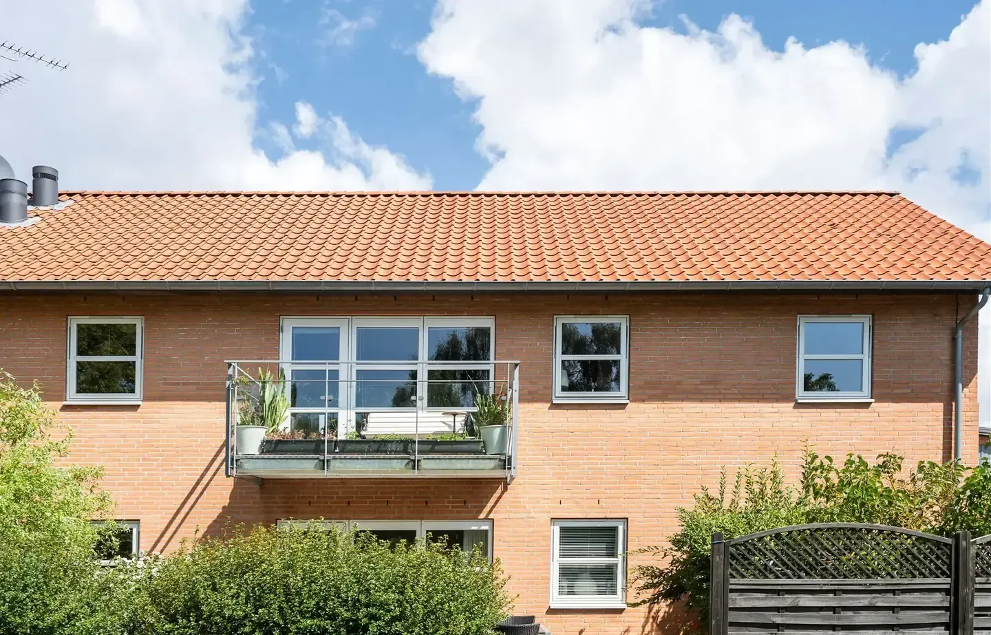 Skøn 4 værelses andel med altan...