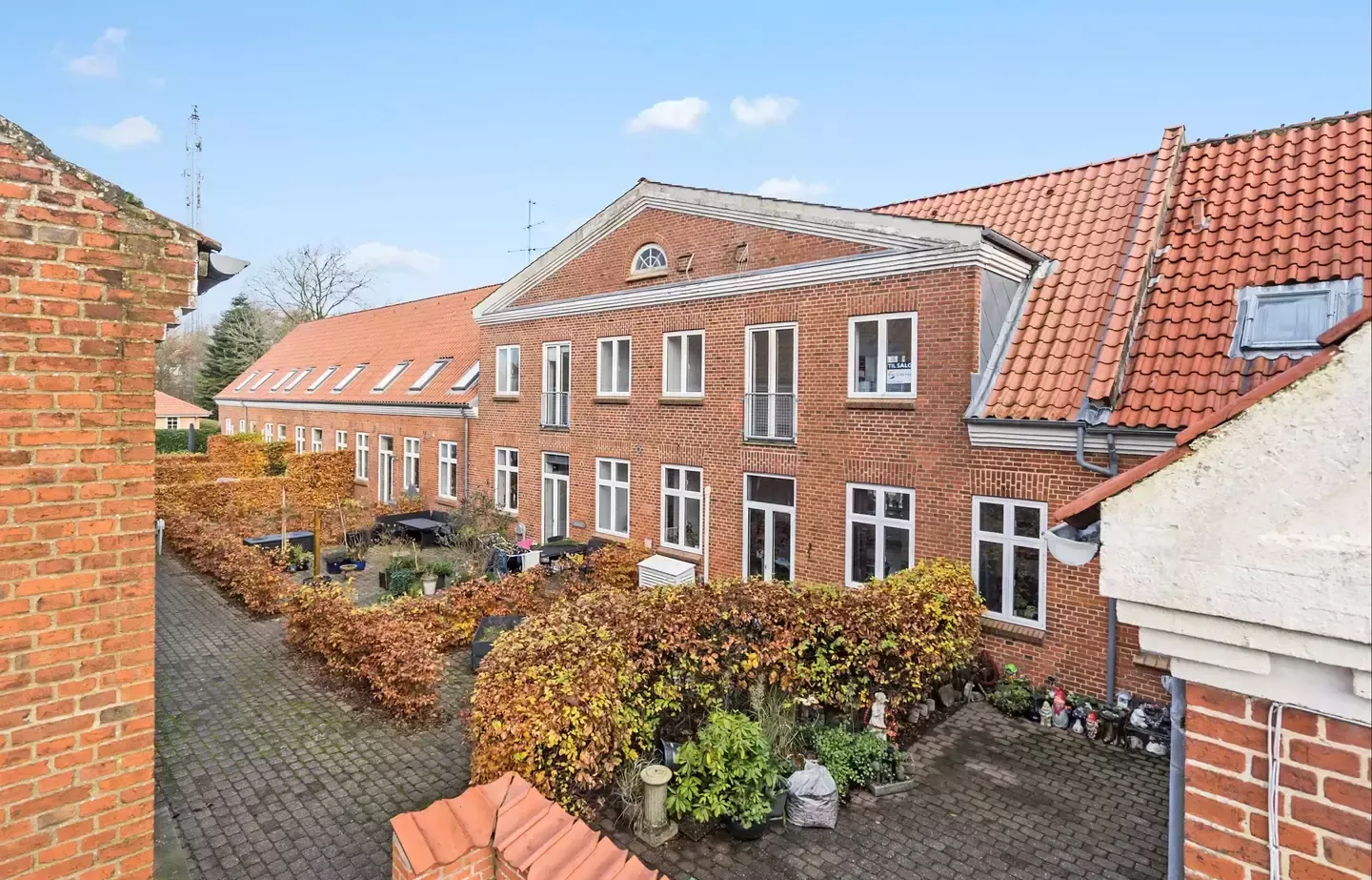 Charmerende og lys lejlighed