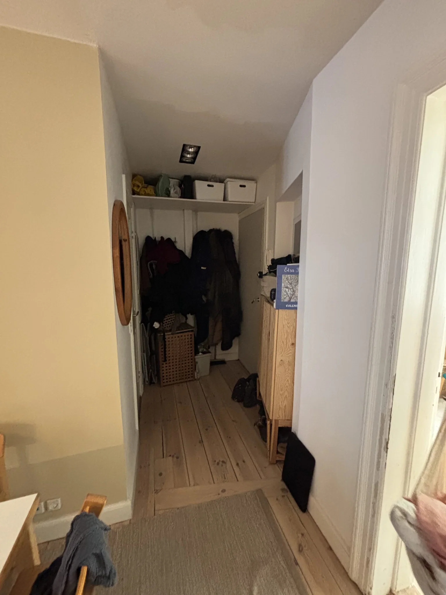 Dejlig andelslejlighed med ny renoveret bad og køkken-alrum – bytte til større