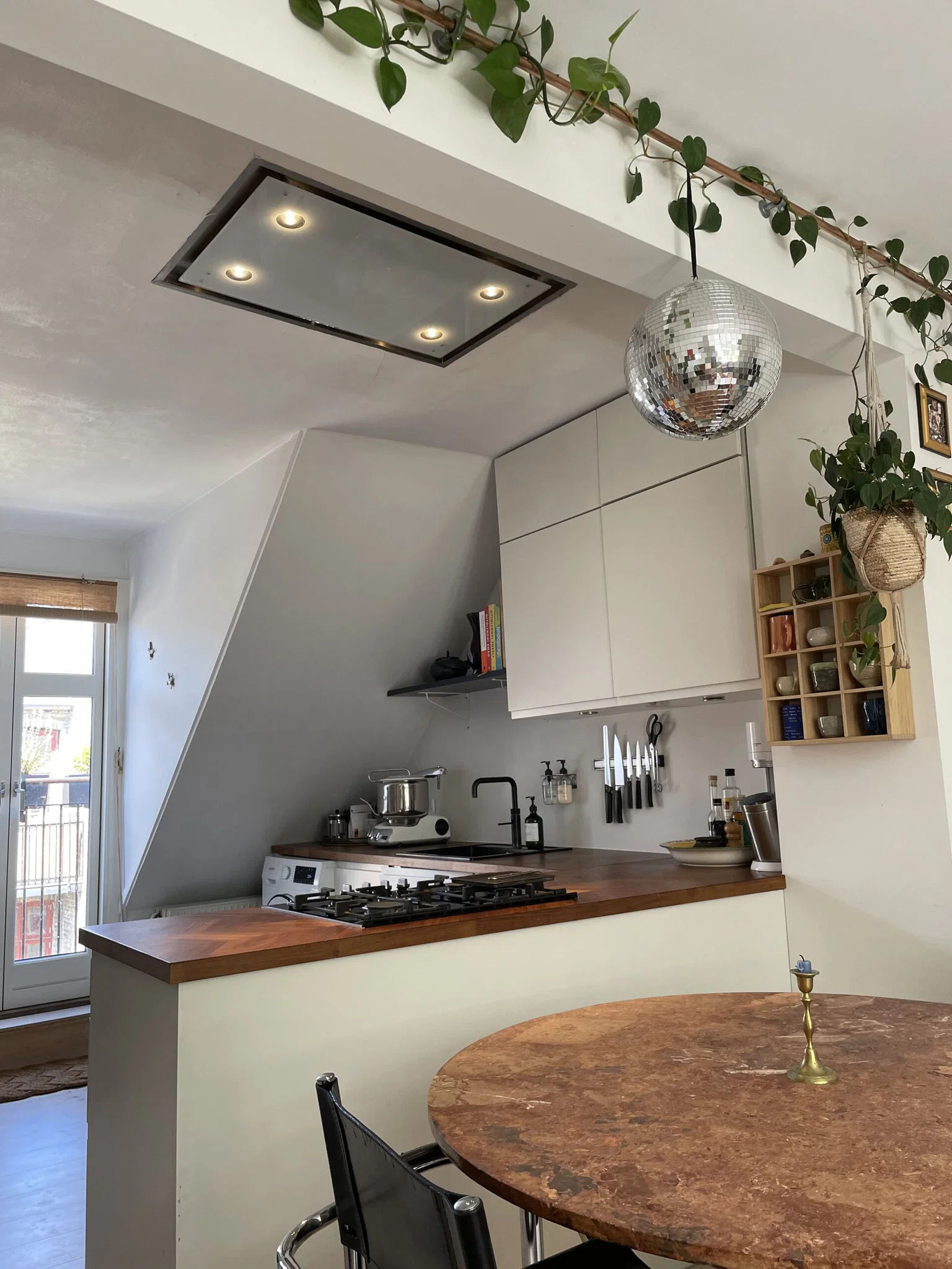 3V lejlighed på Møllegade med masser af lys og ro