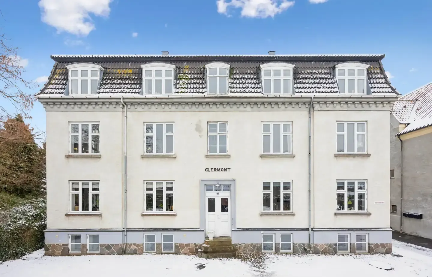 ELEGANT OG VELHOLDT ANDELSLEJLIGHED NÆR CENTRUM