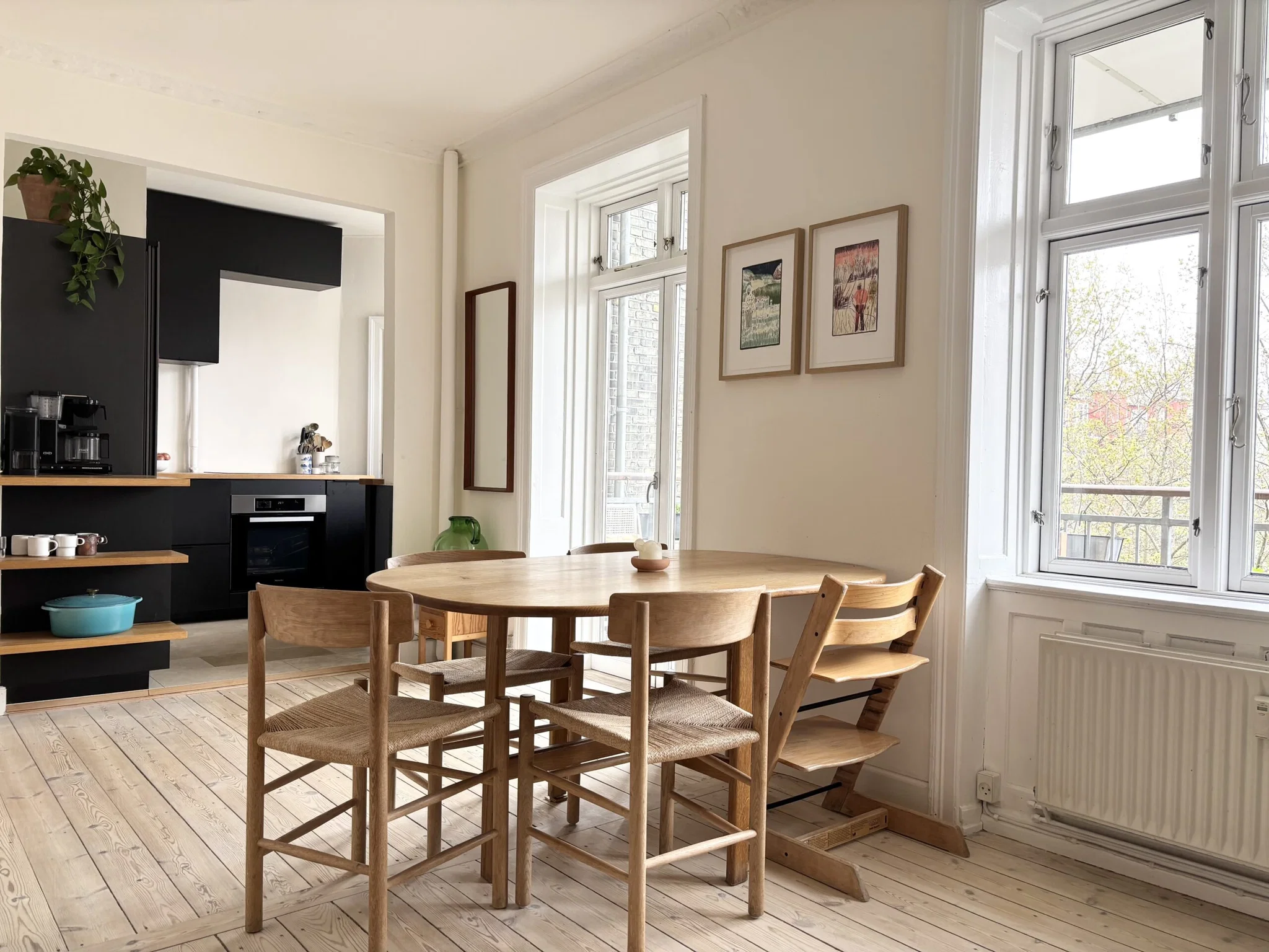Classic Nørrebro apartment with balcony and green yard