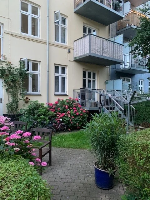 Stor, lys og unik 156 kvm andel i to plan på Vesterbro – vi søger bytte til to boliger