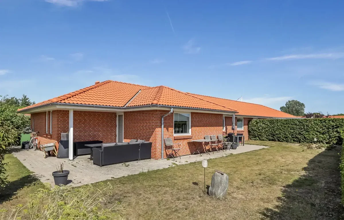 Velindrettet andelsbolig med skøn beliggenhed mellem skov og vand