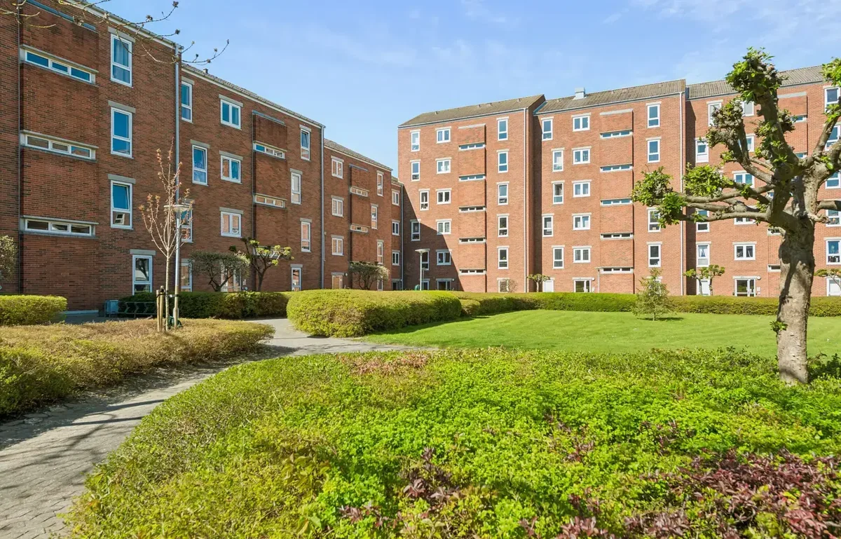 Central andelslejlighed få skridt fra S-toget