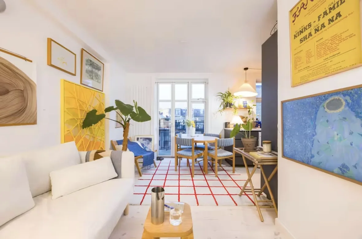 Lyst hjem med altan lige ved Enghave Plads