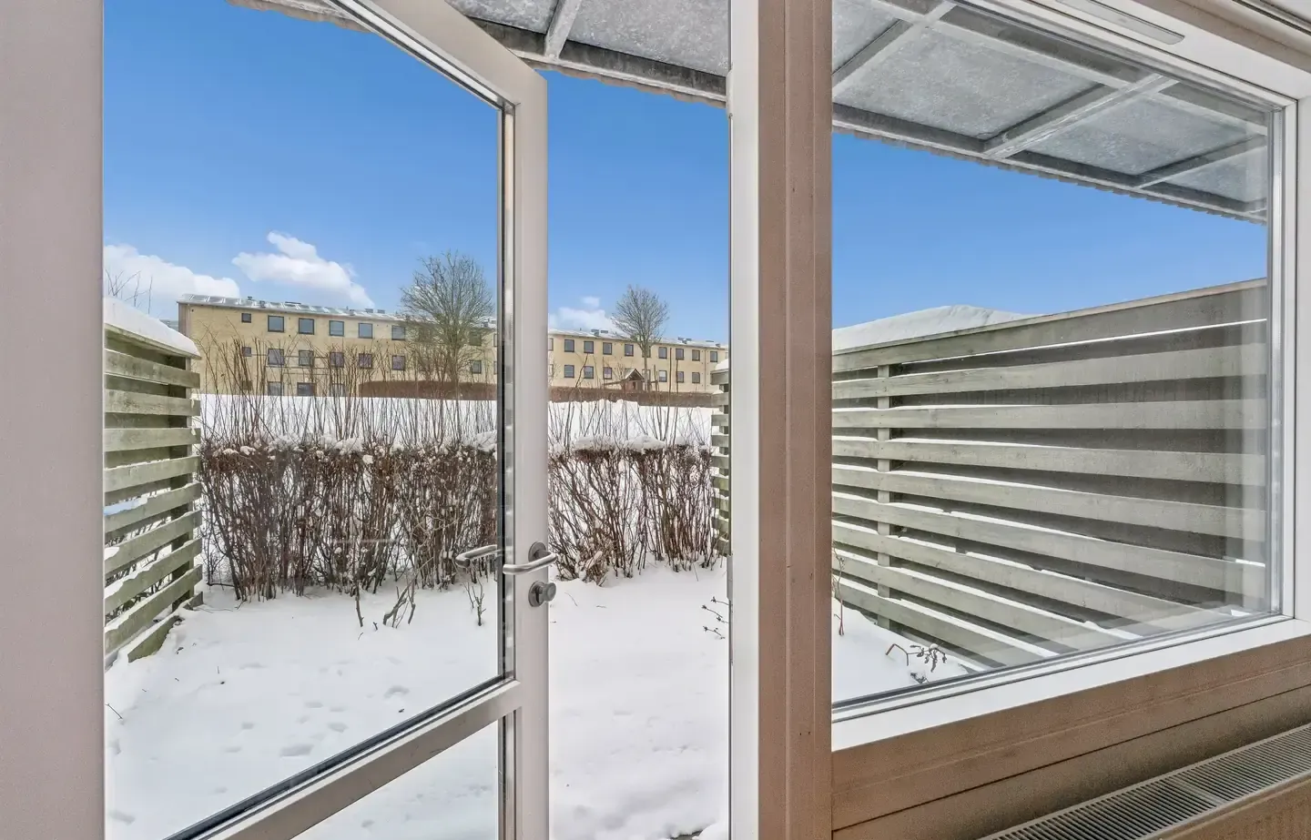 Lejlighed til skarp pris, med udgang til egen have og mulighed for forældrekøb