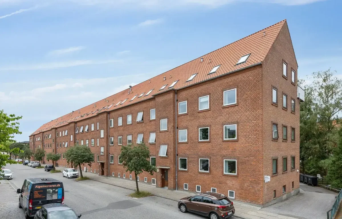 Stor 4-værelses andelslejlighed på super beliggenhed i Nykøbing F.