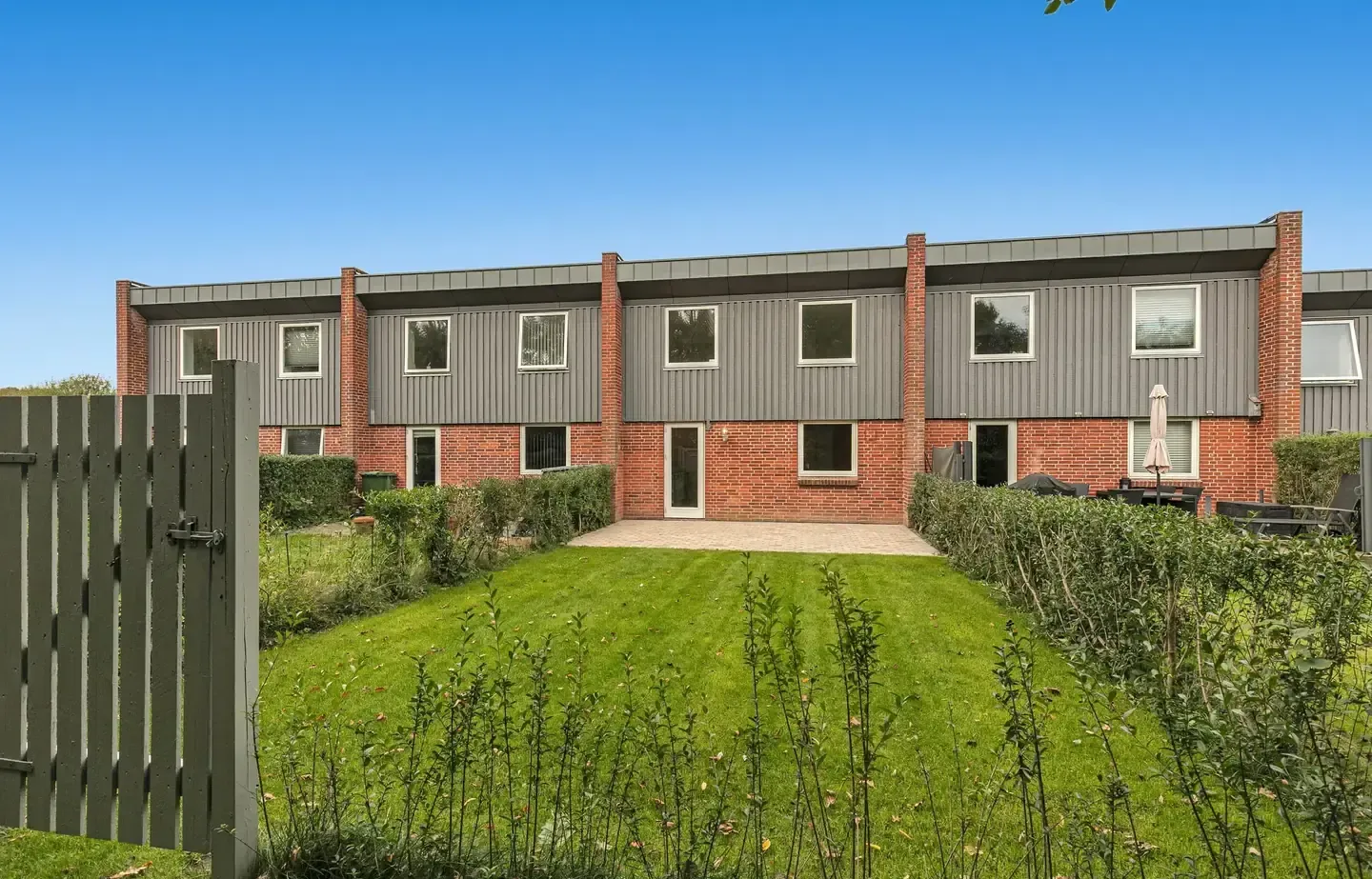 Usædvanlig og særdeles flot 2 plans Andelsbolig i Grønlandsparken, med mulighed for 2 værelser