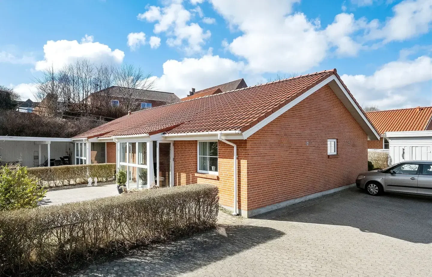 DEJLIG ANDELSBOLIG MED SÆRDELES ATTRAKTIV BELIGGENHED I MIDTBYEN