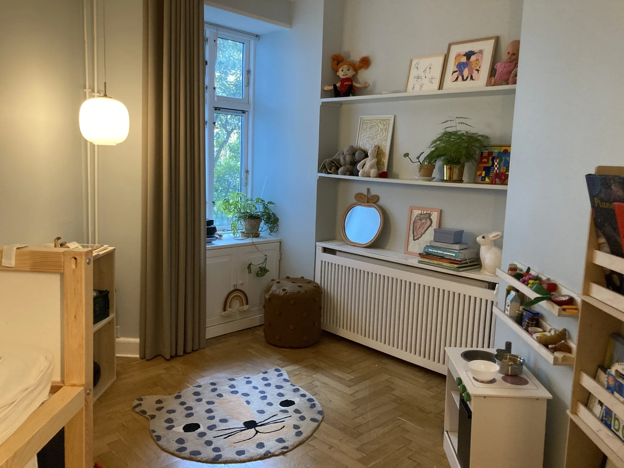 Stuelejlighed med egen udgang til grøn gård.