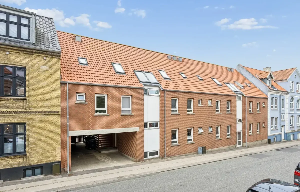 MASSER AF POTENTIALE OG BYEN LIGE VED HÅNDEN