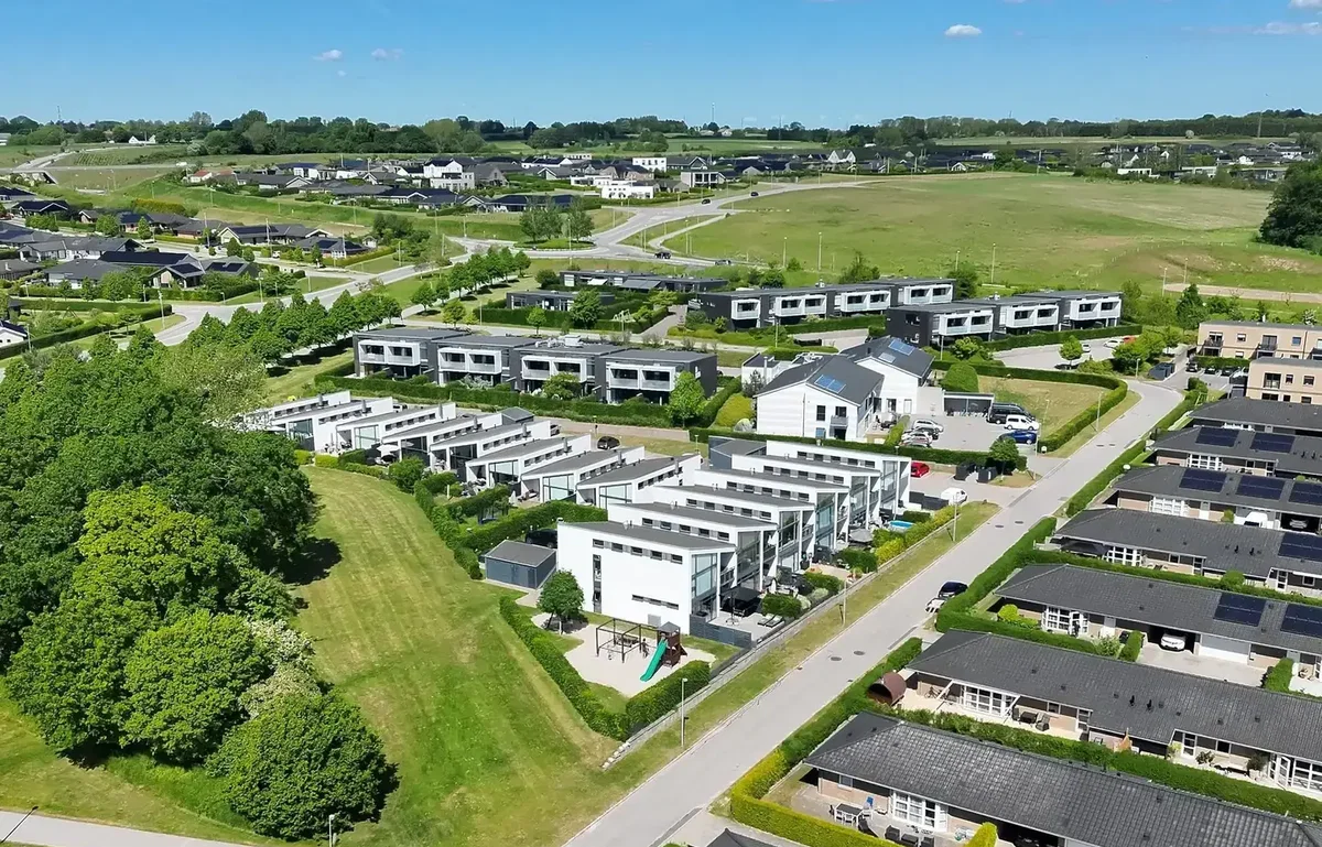 Moderniseret 4 værelses endelejlighed med sydvestvendt terrasse og attraktiv beliggenhed