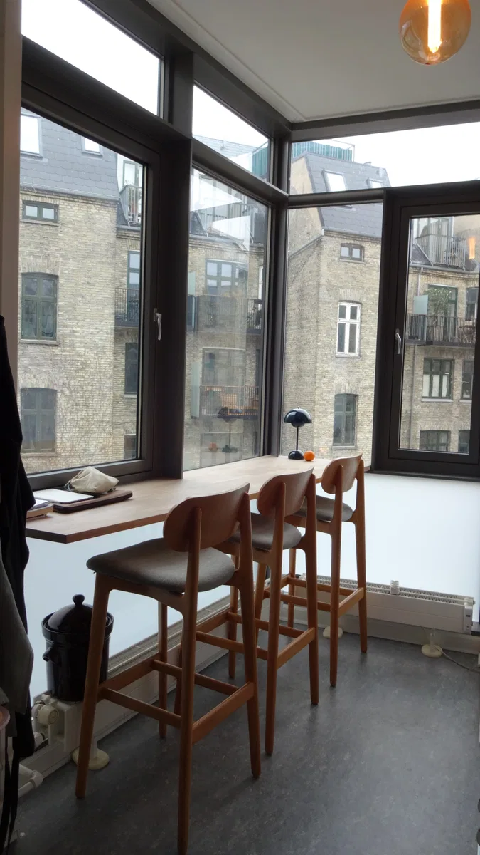 Lys 2v lejlighed på stille sidegade til Rantzausgade