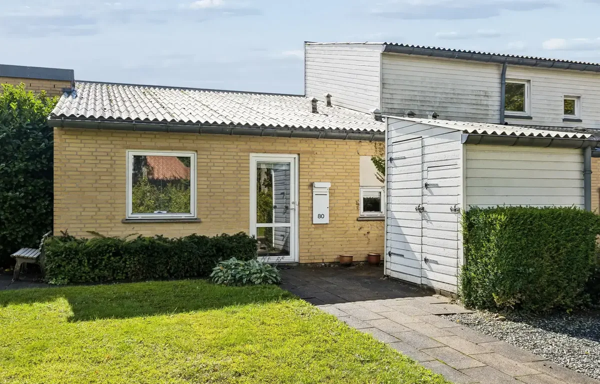 Indbydende andelsbolig i attraktive Strandhuse