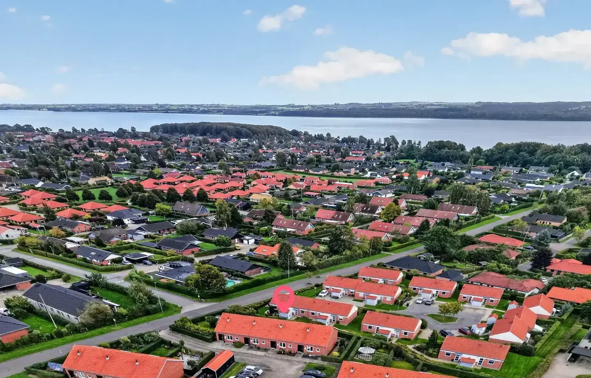 Pæn og indflytningsklar andelsbolig med fantastisk udsigt!