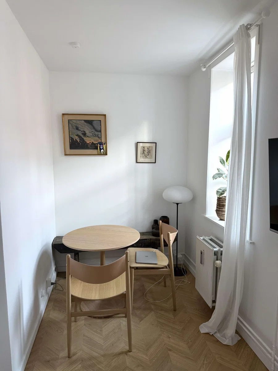 Skøn, lille og meget billig andel kun 5 minutter i metro fra Kgs. Nytorv