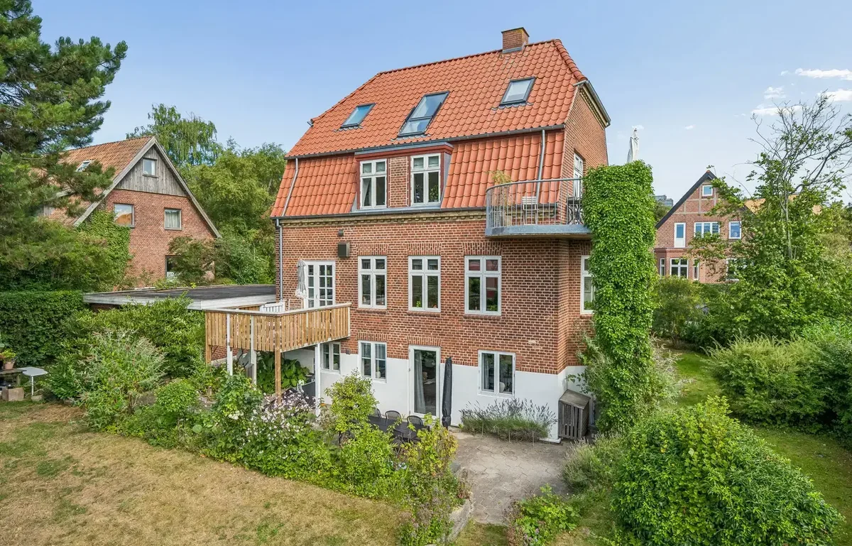 Villalejlighed, Ideel Andel, med egen terrasse og en sydvendt have