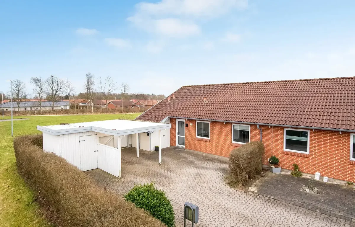 Lys og velindrettet andelsbolig med havestue