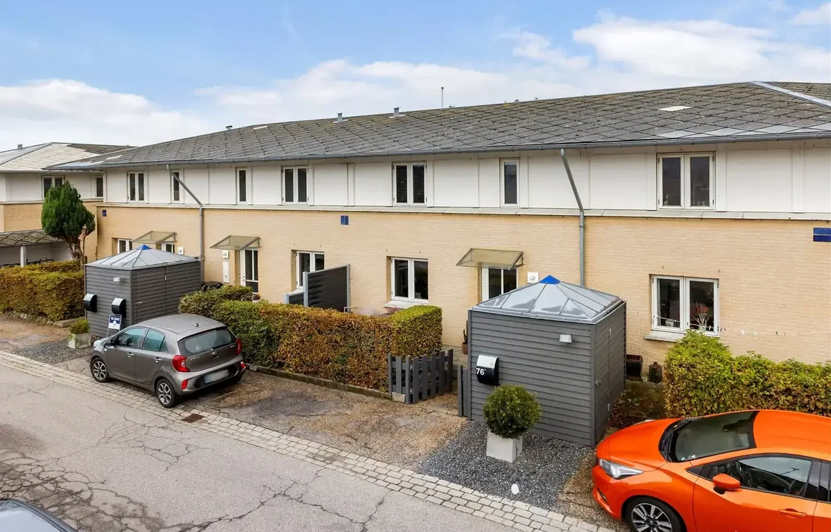 Velindrettet andelsbolig med skøn terrasse