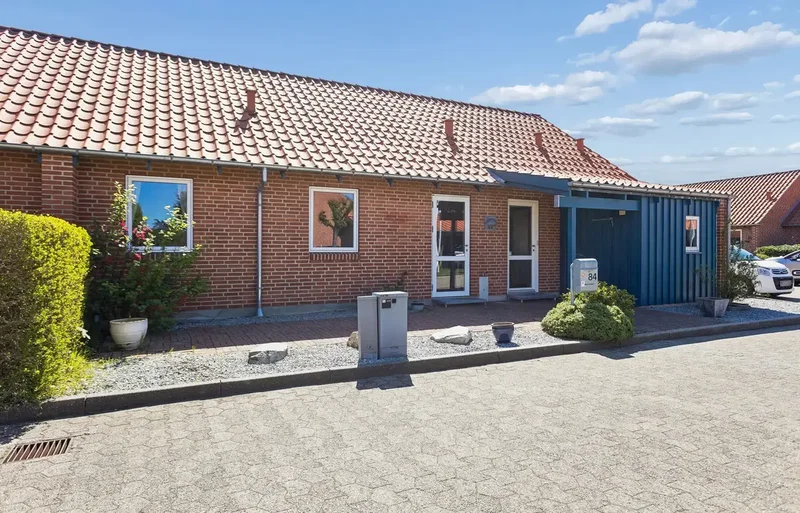 SKØNT ETPLANSHUS I EN TRYG OG SUND FORENING