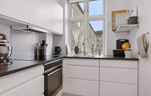 Elegant Andelsbolig nær Karolinelund med Moderne Faciliteter