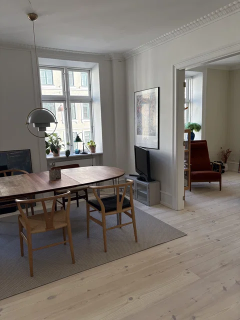 2-til-1 bytte. To andelsboliger på Vesterbro byttes til 1 større andelsbolig i Kbh eller Frb.