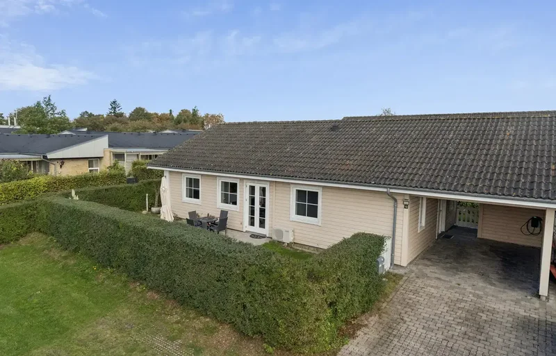 1-plans ½-dobbelthus på 97 m2.