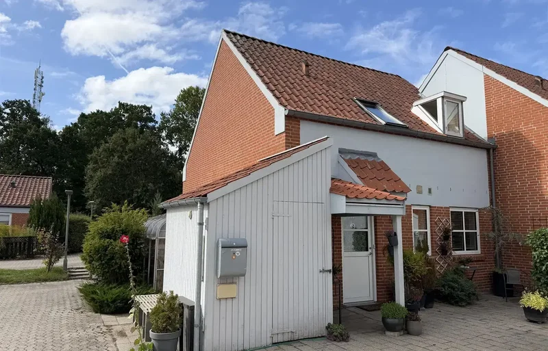 Velholdt andelsbolig i to plan tæt på byen og den sydfynske natur