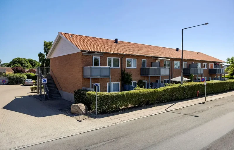 Skøn andelsbolig med have