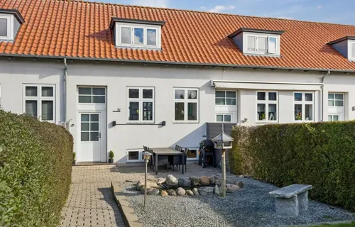 Bynær og pænt velholdt rækkehus