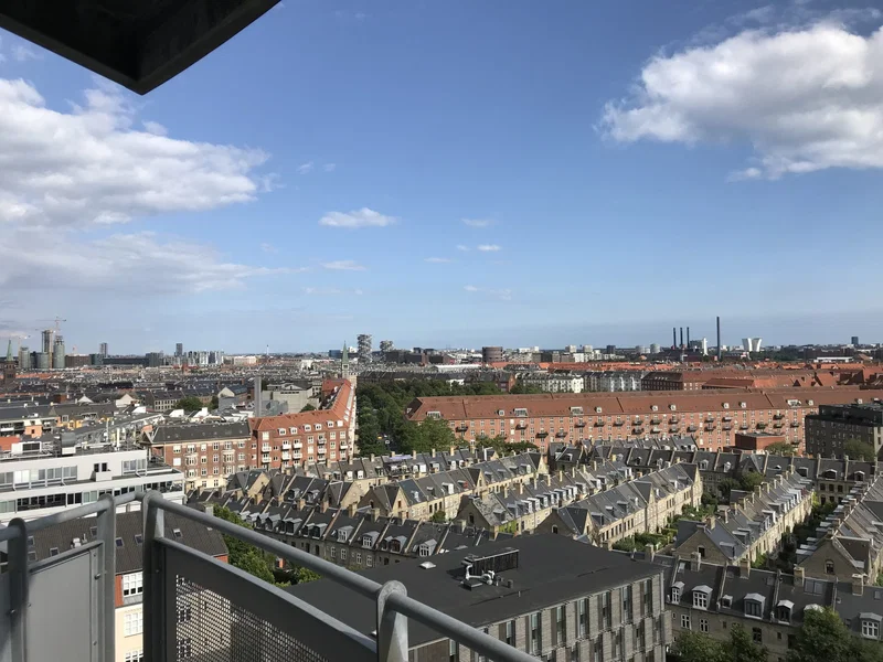 Haves: 105m2 med fantastisk udsigt! Søges: Hus på Amager/Hvidovre/Valby/Vanløse eller Kolonihavehus med helårsstatus på Amager. Den rette lejlighed tæt på Amager Strandpark (hvor jeg windsurfer) kan også komme på tale.