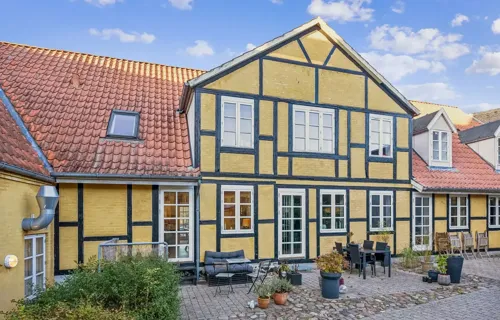 Dania, 4700 Næstved